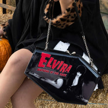 Load image into Gallery viewer, model wearing bag