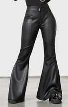 Load image into Gallery viewer, model showing front of pants