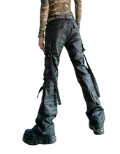 Load image into Gallery viewer, model showing back of pants