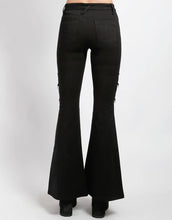 Load image into Gallery viewer, model showing back of pants