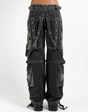 Load image into Gallery viewer, model showing back of pants