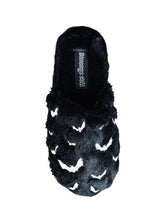 Load image into Gallery viewer, top of shoe on display