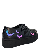 Load image into Gallery viewer, back of shoe on display