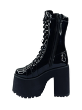 Load image into Gallery viewer, side of boot on display