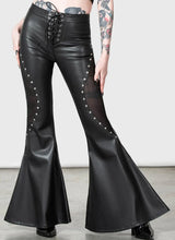 Load image into Gallery viewer, model showing front of pants