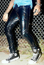 Load image into Gallery viewer, model showing front of pants