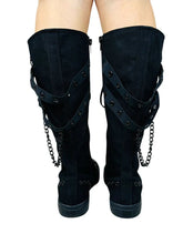 Load image into Gallery viewer, model showing back of shoes