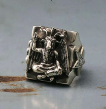 Load image into Gallery viewer, ring on display