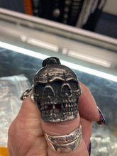 Load image into Gallery viewer, Double Skull Ring