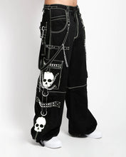 Load image into Gallery viewer, model showing side of pants