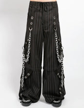 Load image into Gallery viewer, model showing front of pants