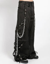 Load image into Gallery viewer, model showing side of pants