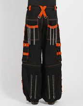 Load image into Gallery viewer, model showing back of pants