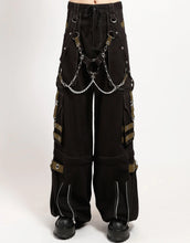 Load image into Gallery viewer, model showing front of pants