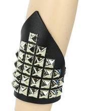 Load image into Gallery viewer, bracelet on display