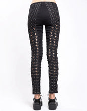 Load image into Gallery viewer, model showing back of pants