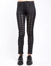 Load image into Gallery viewer, model showing front of pants