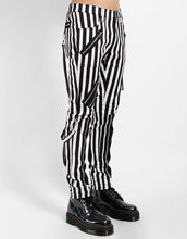 Load image into Gallery viewer, model showing side of pants