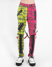 Load image into Gallery viewer, model showing front of pants