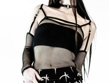 Load image into Gallery viewer, model showing front of top