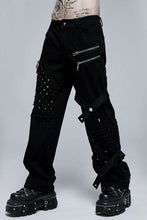 Load image into Gallery viewer, model showing front of pants