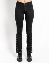 Load image into Gallery viewer, model showing front of jeans