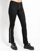 Load image into Gallery viewer, model showing side of jeans