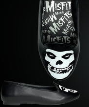 Load image into Gallery viewer, front and side of shoes