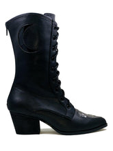 Load image into Gallery viewer, side of boot