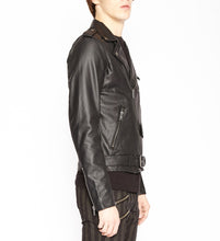 Load image into Gallery viewer, model showing side of jacket