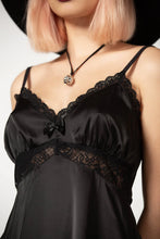 Load image into Gallery viewer, model showing front of top