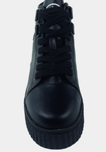 Load image into Gallery viewer, front of shoe