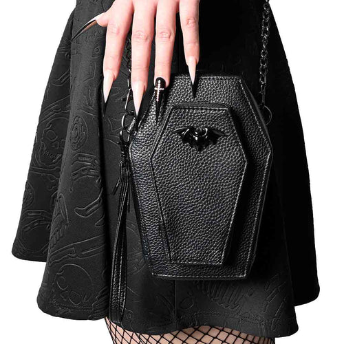 model wearing purse