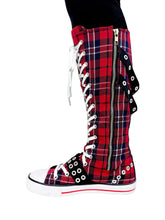 Load image into Gallery viewer, side of shoe on display
