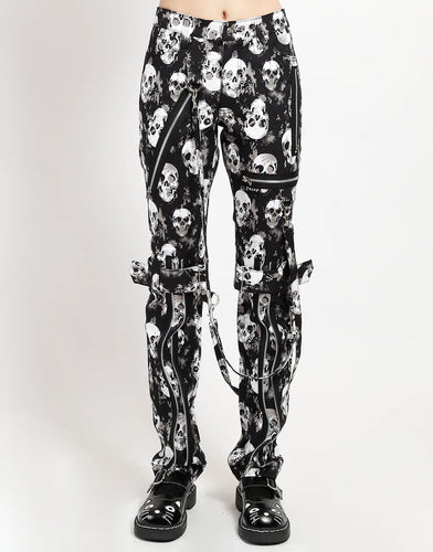 model showing front of pants